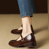 Janethe – brogue-detailidega T-rihmaga kingad madala kontsaga