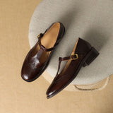 Janethe – brogue-detailidega T-rihmaga kingad madala kontsaga