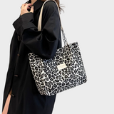 Alla – leopardimustriga kettdetailidega kott