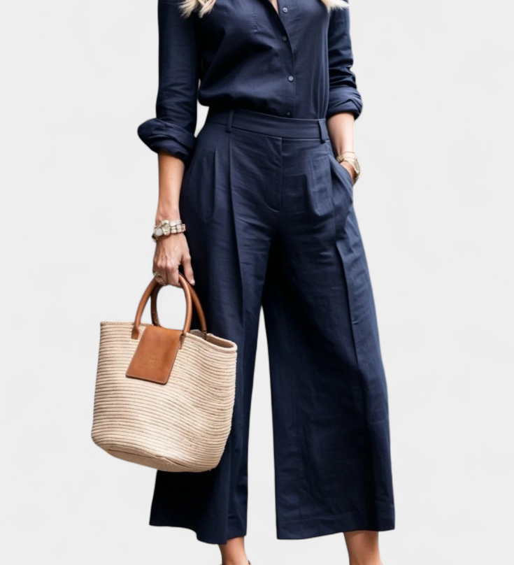 Sabina Easygoing Set with Flowing Top and Capri Trousers